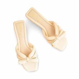 Pantoufles de sport formelles beiges FR8319 - Product Image 1