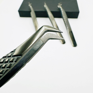 Pinzas Profesionales para Extensión de Pestañas con Puntas de Fibra para un Agarre Perfecto a las Pestañas, Nunca se Resbalan Incluso con Pestañas de 0.03mm - Product Image 6