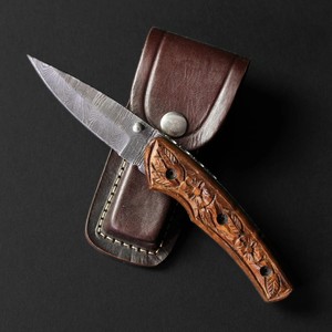 Cuchillo de Bolsillo Plegable de Acero de Damasco Hecho a Mano con Diseño Vikingo, Mango de Madera, Hoja de Punta Caída, para Deportes al Aire Libre, ODM/OEM - Product Image 1