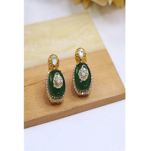 Pendientes Kundan de Moissanita Chapados en Oro Radiante de Primera Calidad, Hermosos para Mujeres y Niñas, Ideales para Bodas y Fiestas - Product Image 1