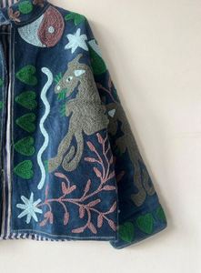 Veste d'hiver en velours brodée Suzani de qualité supérieure, faite à la main, pour femmes, veste courte Suzani, taille unique, veste courte matelassée Kantha - Product Image 3