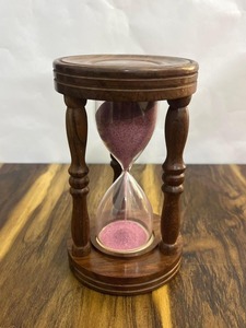 Sablier en bois fait main, minuterie de cinq minutes, décoration de bureau rustique, horloge à sable en bois vintage, accessoire de table de bureau classique, pour la maison - Product Image 4