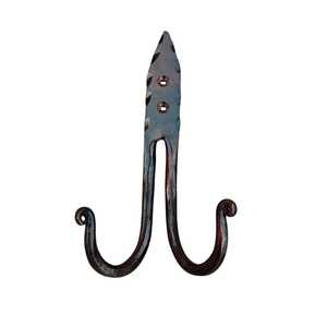 Gancho Doble de Hierro Forjado a Mano, Resistente, Estilo Rústico, Decorativo, para Colgar Batas, Toallas y Sombreros - Product Image 1