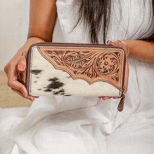 Característica antirrobo larga de cuero genuino hecha a mano para mujer de gama alta, personaje de cubierta de nailon tallado a mano - Product Image 1