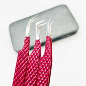 Pince à épiler professionnelle rouge neuve pour cils, marque privée, testée à la main, pointe lisse à 45 degrés pour volume russe, en acier inoxydable massif, ensemble - Product Image 4