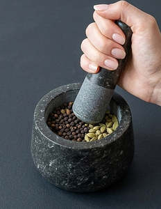 Heavy Duty Black Stone Mortar Pestle Manual Spice <b>Herb</b> <b>Grinder</b> Kitchen Tool for Garlic Ginger OEM ODM Wholesale - Product Image 3