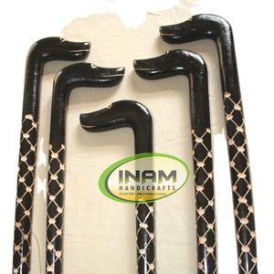 Bastón Plegable de Madera Tallado a Mano de la Mejor Calidad, Estilo Vintage, con Empuñaduras de Madera de Diseño y Punta de Goma, INAM HANDICRAFTS - Product Image 1