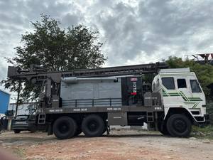 Foreuse rotative montée sur camion d'occasion pour puits d'eau, profondeur de forage maximale 2000m, moteur diesel, crochet de fixation pour l'Égypte et l'Inde, pour mines - Product Image 4