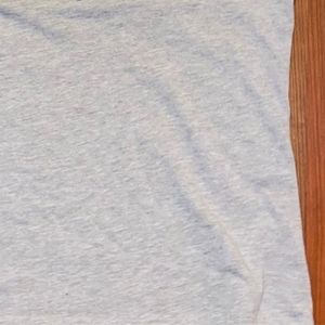 Camiseta Unisex Gris Bordada 1922, Premium, Casual, Cuello Redondo, Manga Corta, con Letras Personalizadas, Cómoda, Estilo Urbano, Venta al Por Mayor - Product Image 6