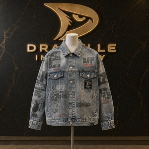 Chaqueta de Algodón Grueso con Estampado de Periódico, Estilo Informal, con Logotipo Bordado con Precisión - Product Image 1