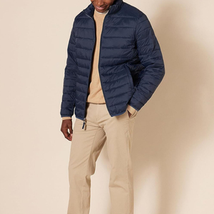 Veste matelassée légère bleu marine pour homme avec fermeture éclair intégrale et capuche, style superposé, idéale pour le froid et les tenues décontractées - Product Image 1