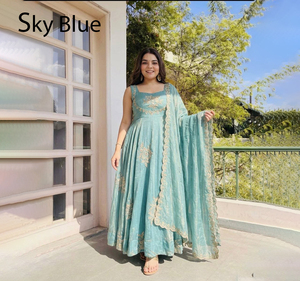 Elegante traje Sari Anarkali y Lehenga Choli para mujer vestido indio de boda y fiesta colección de invierno al por mayor India - Product Image 1