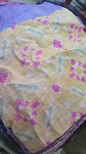 Tissu de soie imprimé à la main pour l'artisanat, textile indien vintage doux pour la couture, le patchwork, le bricolage et la décoration intérieure - Product Image 3