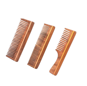 Peigne en bois de Neem naturel fait main de qualité antique pour cheveux et poils d'ours – Vente chaude et en gros - Product Image 1