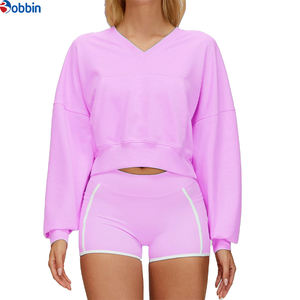 Ensembles de sport d'hiver personnalisés pour femmes grandes tailles, comprenant des sweats à capuche courts à col en V et des shorts à manches longues, 2 pièces - Product Image 3