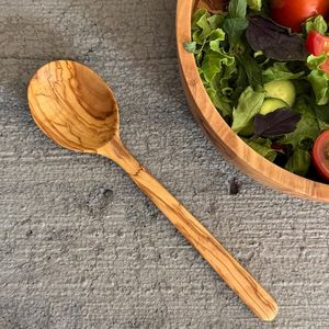 Cuchara Artesanal de Madera de Olivo – Cuchara Rústica de Madera para Servir y Cocinar |   Individual o Juego de 2 |   Utensilios Ecológicos Naturales - Product Image 5