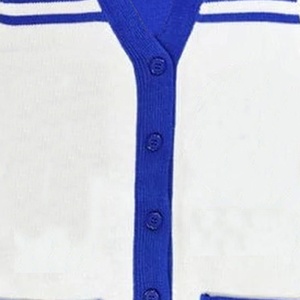 ราคาขายส่งเสื้อคาร์ดิแกนอะคริลิกแบบยูนิเซ็กซ์ ปักโลโก้ตามสั่ง ปักตัวอักษร สำหรับชมรมนักเรียน ชมรมนักศึกษา และวิทยาลัย - Product Image 5