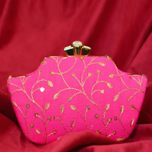 Pochette de soirée vintage indienne de style royal, en métal argenté fait main, avec bandoulière, idéale pour les mariages et les événements. - Product Image 2