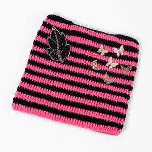 หมวกไหมพรมถักลายทางทำมือ พร้อมจี้ห้อยโซ่ สไตล์ลำลอง สำหรับเล่นสกี ใส่ได้ทุกวันในฤดูหนาว - Product Image 5