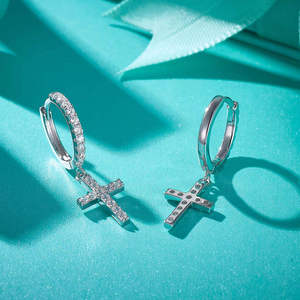 Pendientes de Cruz con Diamantes Chapados en Oro de 9k para Mujer, Estilo Religioso, Corte Brillante, Diamante Cultivado en Laboratorio, Color G, Certificado IGI - Product Image 2