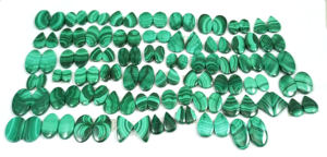 Paire de Malachite Naturelle en Vrac Vente en Gros Cabochon de Quartz de Cristal Vert en Vrac de Différentes Formes et Tailles pour la Guérison - Product Image 4