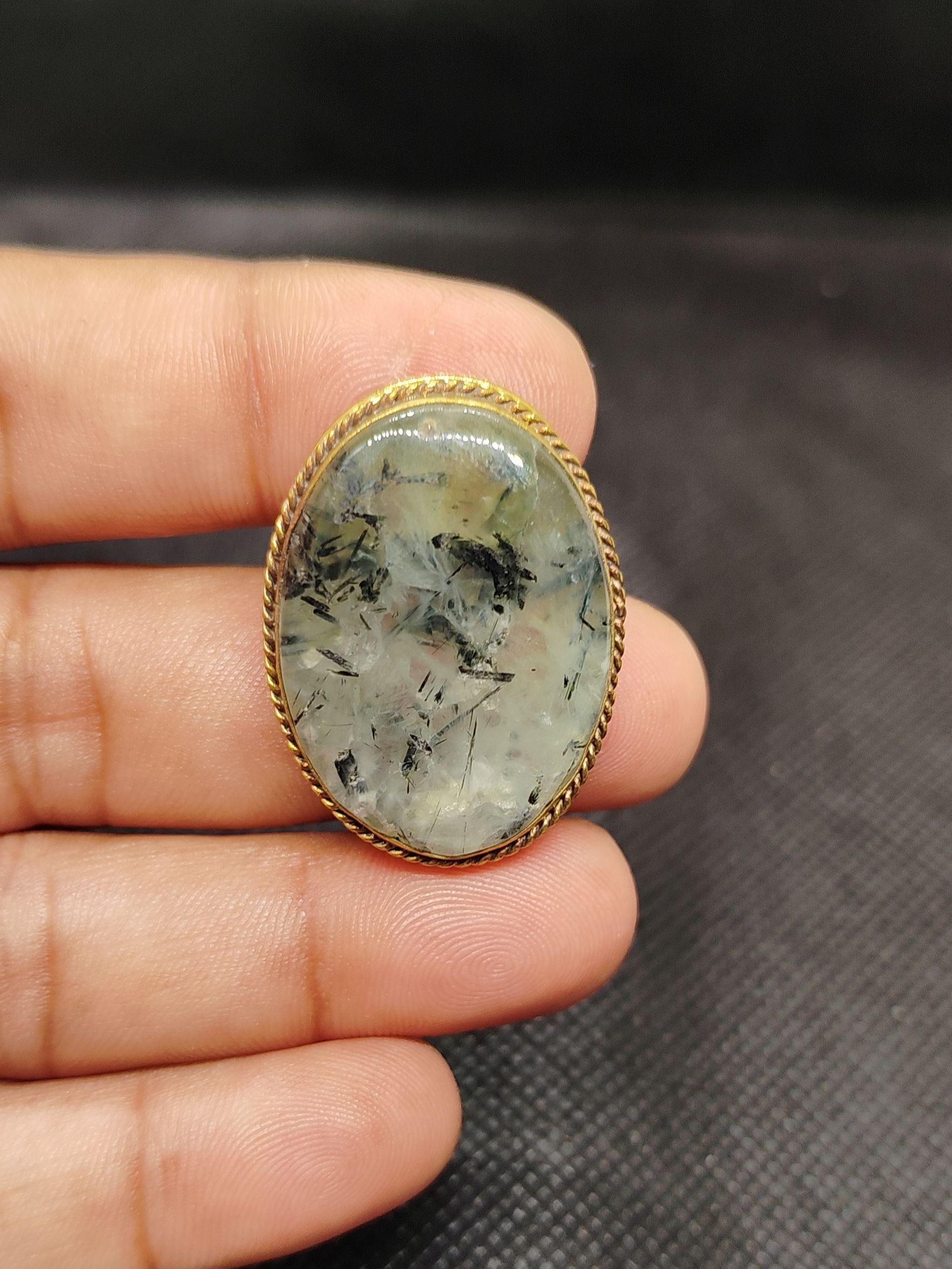 สีเขียว