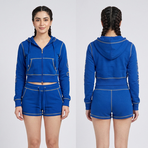 Ensemble 2 pièces décontracté pour femme : sweat à capuche à manches longues et col rond en tricot respirant, séchage rapide, écologique, couleur unie, et short de survêtement - Product Image 1