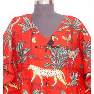 Vestido Maxi Ajustado sin Mangas con Cuello en V y Estampado Floral Indio de Algodón Ecológico - Diseño Casual y Sexy con Logotipo Frontal para Uso Diario de Mamás - Product Image 3