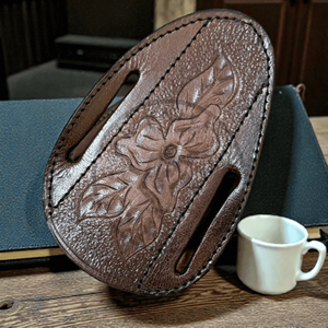 Funda de Cuero Hecha a Mano para Cuchillo de Caza, Porta Cuchillos Horizontal para Cinturón, Grabado Personalizado, Proveedor OEM/ODM, Logotipo Personalizado, para Campismo al Aire Libre - Product Image 2