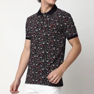 Camisa Premium para Hombre con Estampado Floral Antiarrugas en la Parte Delantera, Diseño de Flores Rojas Pequeñas sobre Fondo Negro, Algodón, Manga Corta, Estilo Casual de Verano para Golf - Product Image 3