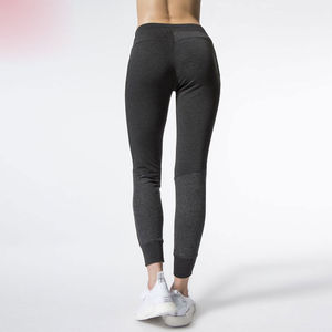 Pantalones deportivos para mujer diseñados para entrenamiento en el gimnasio, fitness y estilo de vida activo. - Product Image 2