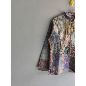 เสื้อแจ็คเก็ตผ้าควิลท์ลายปะติดปะต่อทำมือจากอินเดีย เสื้อโค้ทผ้าฝ้ายลายบล็อกสำหรับผู้หญิง สไตล์วินเทจลำลองสำหรับฤดูหนาว ของขวัญสำหรับเธอ - Product Image 4