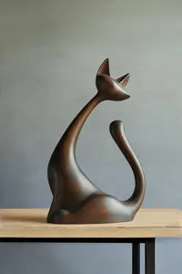 Sculpture de chat en bois au design élégant, décoration minimaliste moderne, figurine en bois sculptée à la main, courbes lisses, accent artistique pour la maison, décoration de table - Product Image 3