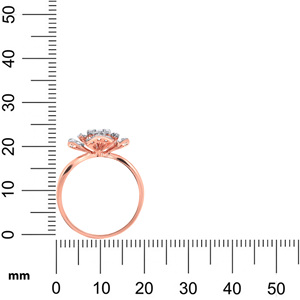 Bague luxueuse bicolore plaquée or avec halo de diamants, accents de perles d'onyx noir et bandes pavées de diamants complexes, et design élégant - Product Image 4