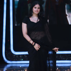 Sari indio elegante y moderno de tela georgette negra, diseño exclusivo, ropa étnica de última moda, blusa moderna para mujer. - Product Image 1