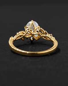 แหวนมอสซาไนต์ทรงรี 2 กะรัต ดีไซน์ไดมอนด์จากธรรมชาติ เงินแท้ 925 ชุบทอง สำหรับทุกเพศ สไตล์วินเทจ เหมาะเป็นของขวัญสำหรับเธอ - Product Image 3