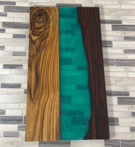 Planche de cuisine artisanale en bois dur et résine pour usage quotidien, planche à découper multifonctionnelle en bois et résine pour la préparation des aliments - Product Image 1