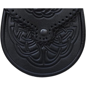 Bolso Tradicional Escocés de Cuero Negro Premium con Emblema de Cardo Escocés, Diseño Celta en Relieve y Borde Trenzado para Hombre - Product Image 4