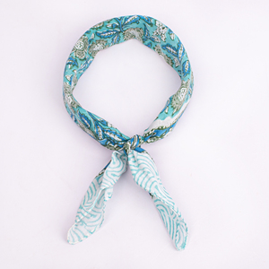 ผ้าพันคอพิมพ์ลายผ้าฝ้ายขายส่ง คุณภาพสูง ระบายอากาศได้ดี เป็นมิตรกับสิ่งแวดล้อม ผูกด้านหลัง ลายดอกไม้ แฟชั่นสำหรับทุกเพศ - Product Image 5