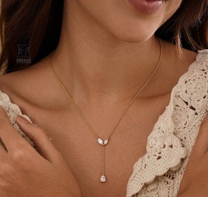 Collier en Y avec pendentif délicat en or 14 carats et diamants de laboratoire taille marquise et poire, bijoux fins - Product Image 5