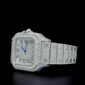 Reloj Automático con Números con Rayas, Dos Tonos en Oro Rosa, Completamente Cubierto de Diamantes Moissanite VVS de 27.5 Quilates - Product Image 2