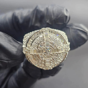 Anillo de Moissanita de Lujo con Corte Esmeralda, Certificado IGI, Chapado en Oro de 14K, Plata de Ley 925, Estilo Championship Iced Out VVS - Product Image 1