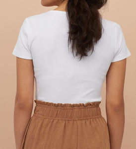 Conçu pour un confort quotidien et un style décontracté, t-shirt oversize pour femmes, t-shirt oversize de style streetwear haut de gamme pour femmes - Product Image 3
