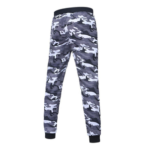 Ensemble de survêtement camouflage pour homme avec sweat à capuche zippé à manches longues et pantalon – Survêtements personnalisés - Product Image 2