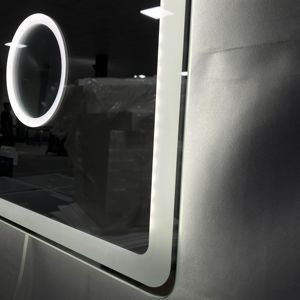 Miroir de salle de bain rectangulaire LED mural Daystar Trade avec interrupteur tactile, affichage intelligent, design de luxe rétroéclairé pour maquillage - Product Image 3