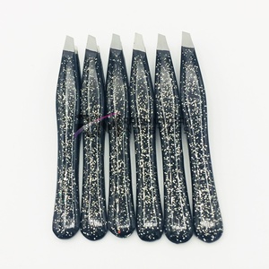 Pinzas para Cejas RMI de Alta Calidad, Color Negro Brillante / Punta Plateada, Juego de Pinzas para Cejas Angulares de Acero Inoxidable - Product Image 1