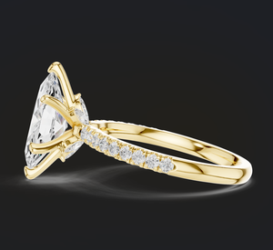 Bague de fiançailles solitaire en or jaune avec coupe marquise, accents de diamants pavés et pierre centrale sertie à griffes – Élégante bague de mariée - Product Image 2