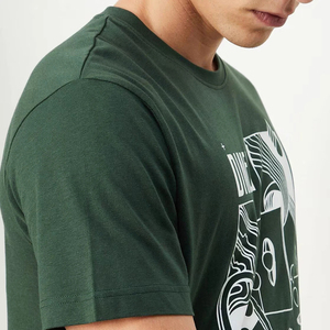 เสื้อยืดคอกลมทรงเข้ารูปสำหรับผู้ชาย ผลิตในปากีสถาน ผ้าเนื้อนุ่มสบาย ดีไซน์เรียบง่าย มีสีพื้นให้เลือก - Product Image 4