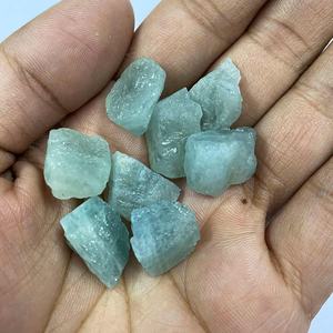 Aigue-marine naturelle brute de 8 mm à 12 mm, pierres brutes en vrac, approvisionnement en gros auprès du fabricant au meilleur prix du marché - Product Image 2