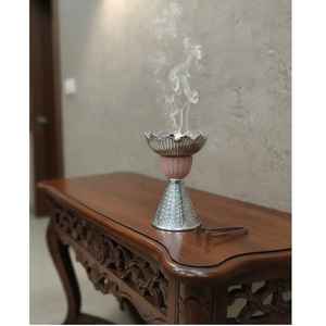 Quemador de incienso tradicional de metal, Mabkhara, quemador de incienso Oud, soporte para incienso árabe, decoración islámica para el hogar con fragancia. - Product Image 1